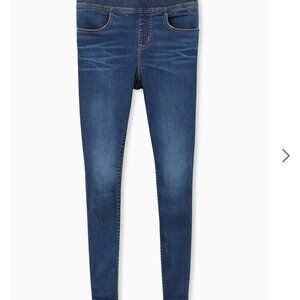 Torrid Lean Jean Super Soft Distressed 2S NTW